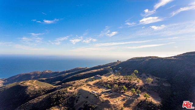$22,000,000 | 9950 Cotharin Road, Malibu, CA 90265