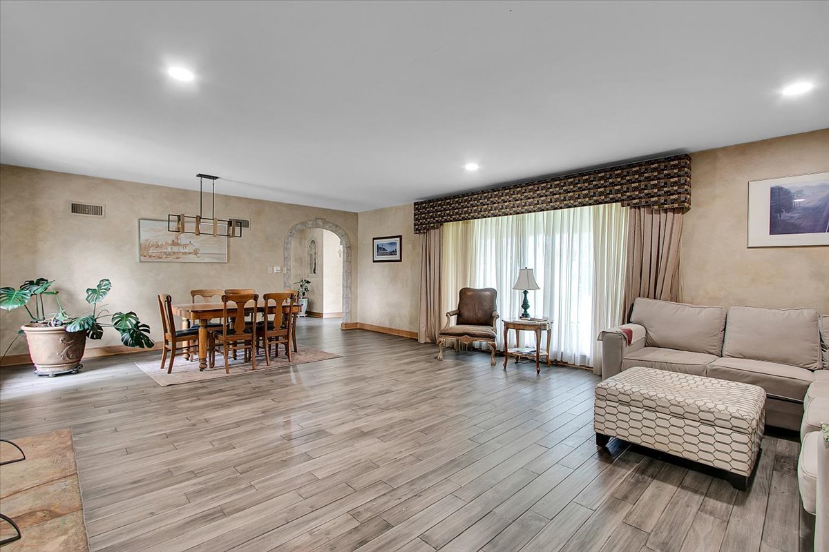 3255 East 12th Road Ottawa, IL 61350 - Photo 7 of 31 Gallery Image 7