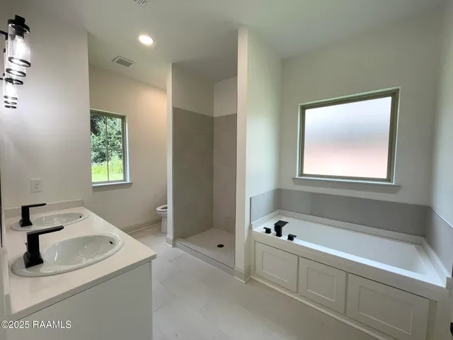 $259,000 | 173 Rue Maury, Ville Platte, LA 70586