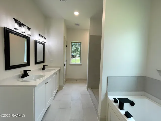 $259,000 | 173 Rue Maury, Ville Platte, LA 70586