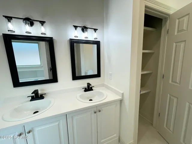 $259,000 | 173 Rue Maury, Ville Platte, LA 70586