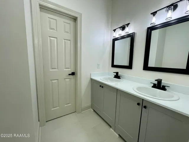 $259,000 | 173 Rue Maury, Ville Platte, LA 70586