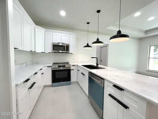 $259,000 | 173 Rue Maury, Ville Platte, LA 70586