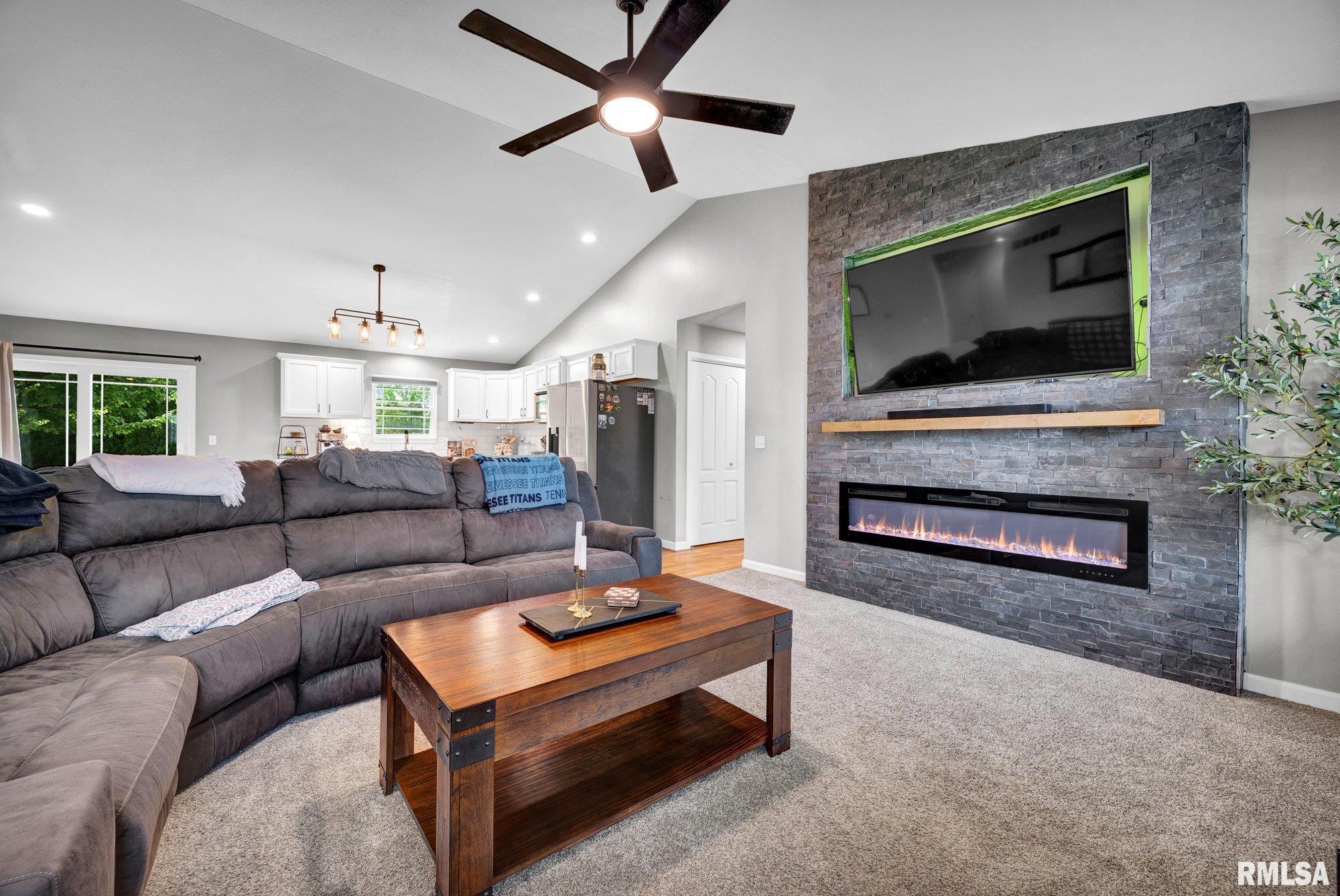 800 Simon Street Washington, IL 61571 - Photo 3 of 49