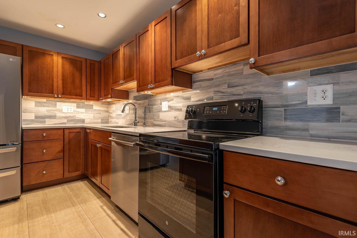 3211 North Stoneycrest Road Bloomington, IN 47404 - Photo 11 of 36