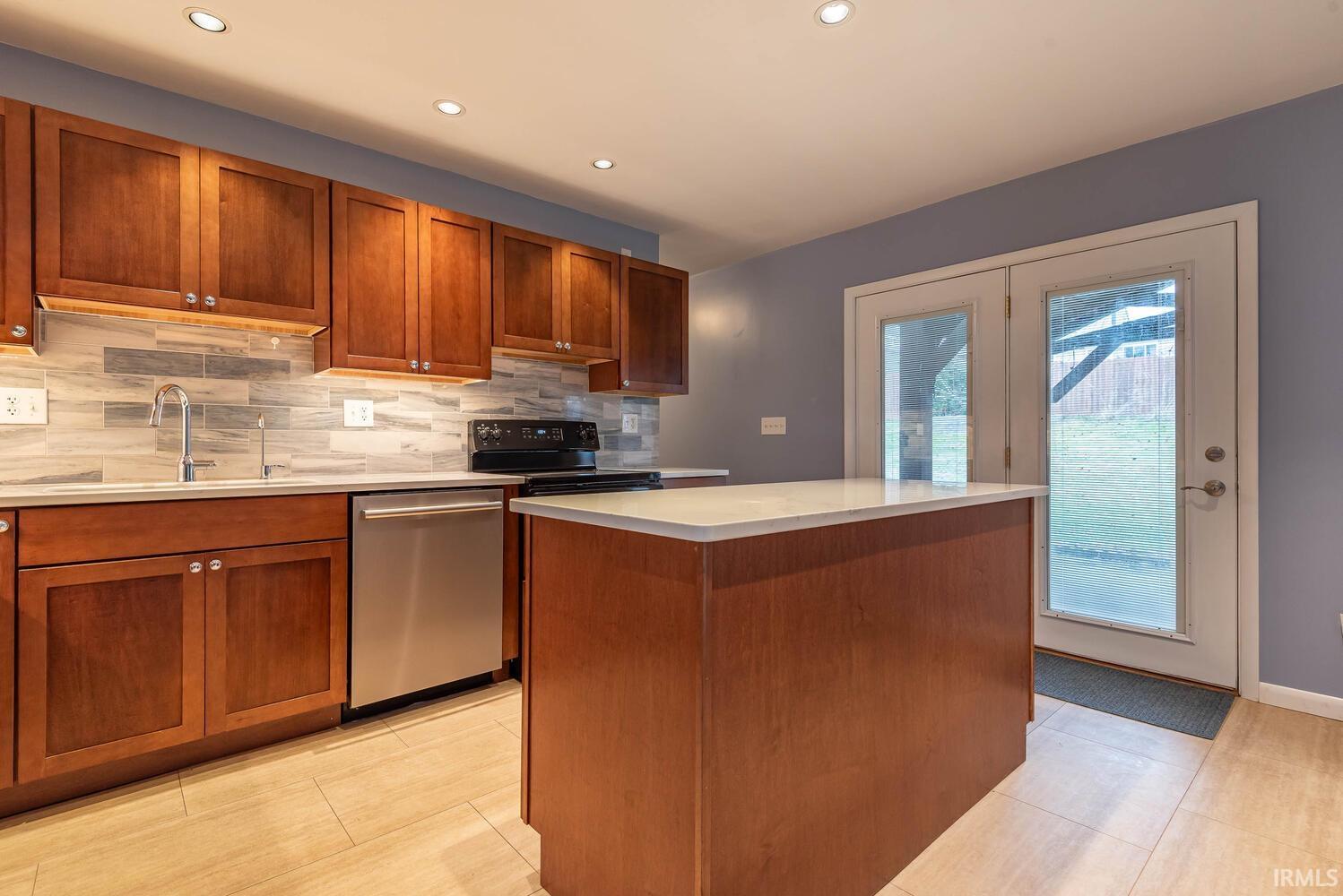 3211 North Stoneycrest Road Bloomington, IN 47404 - Photo 9 of 36