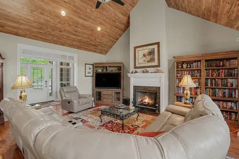 $834,900 | 707 Farmington Drive, Lebanon, TN 37087