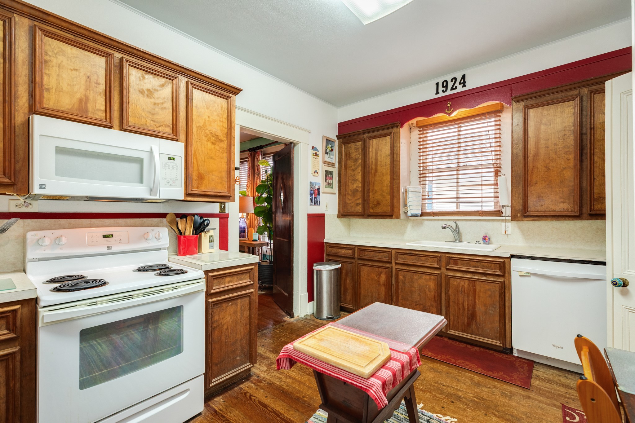3727 Avenue R Galveston, TX 77550 - Photo 16 of 48 Unit 1 kitchen