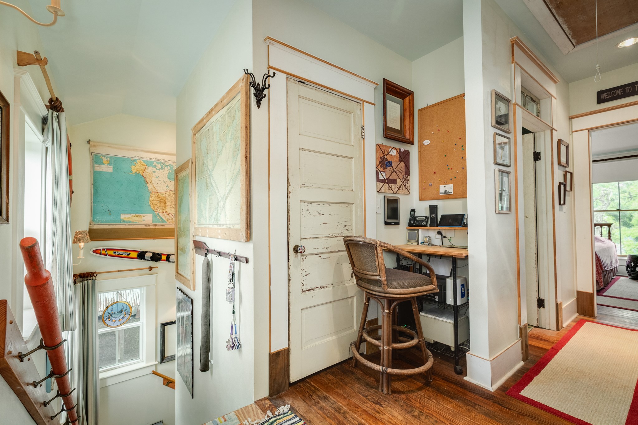 3727 Avenue R Galveston, TX 77550 - Photo 27 of 48 Unit 2 landing with office nook is light filled.