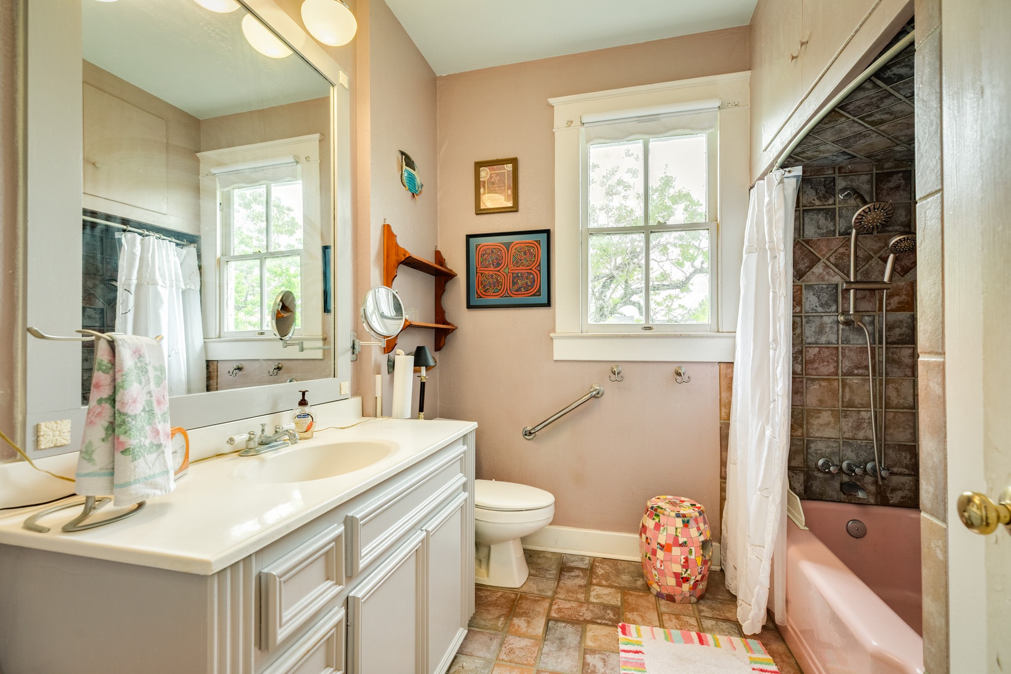 3727 Avenue R Galveston, TX 77550 - Photo 39 of 48 Unit 2 bathroom 2.