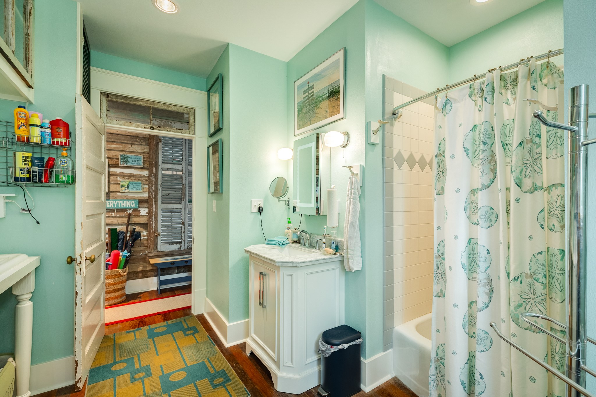 3727 Avenue R Galveston, TX 77550 - Photo 43 of 48 Unit 2 bathroom 1.