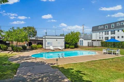 $899,000 | 1930 Mt Vernon Court, Unit 8, Mountain View, CA 94040
