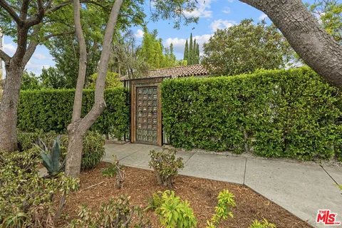 $970,000 | 953 North Martel Avenue, Los Angeles, CA 90046