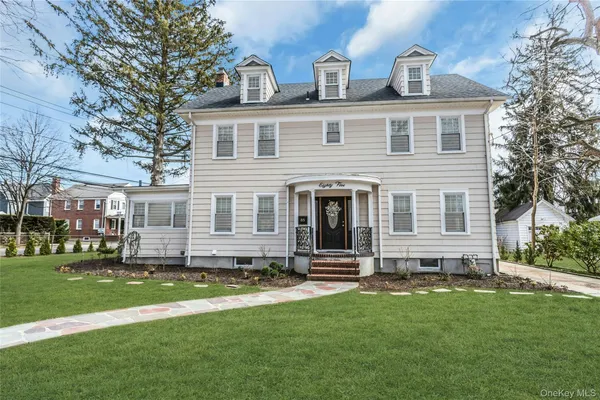 $1,539,000 | 85 Violet Avenue, Floral Park, NY 11001