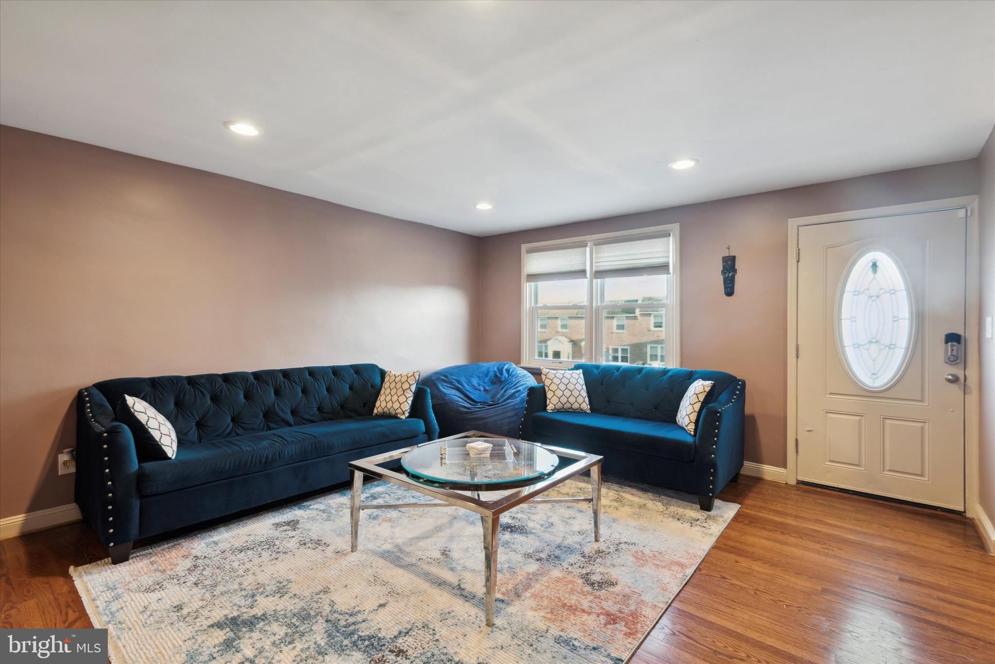 7451 Ruskin Road Philadelphia, PA 19151 - Photo 3 of 20 Livingroom