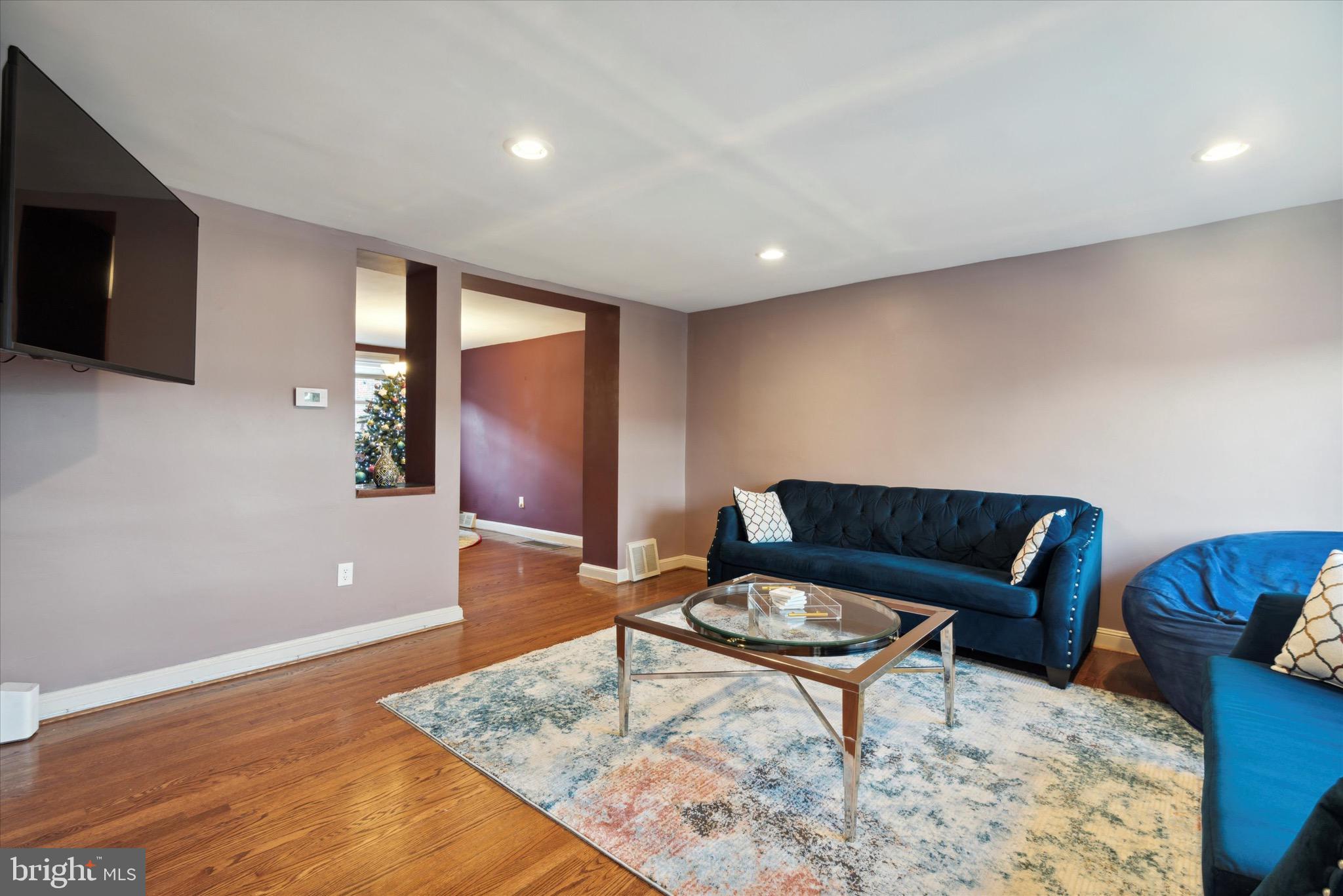 7451 Ruskin Road Philadelphia, PA 19151 - Photo 4 of 20 Livingroom