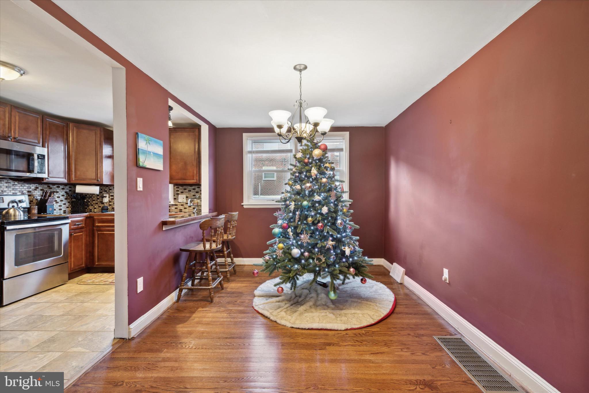 7451 Ruskin Road Philadelphia, PA 19151 - Photo 5 of 20 Dining room