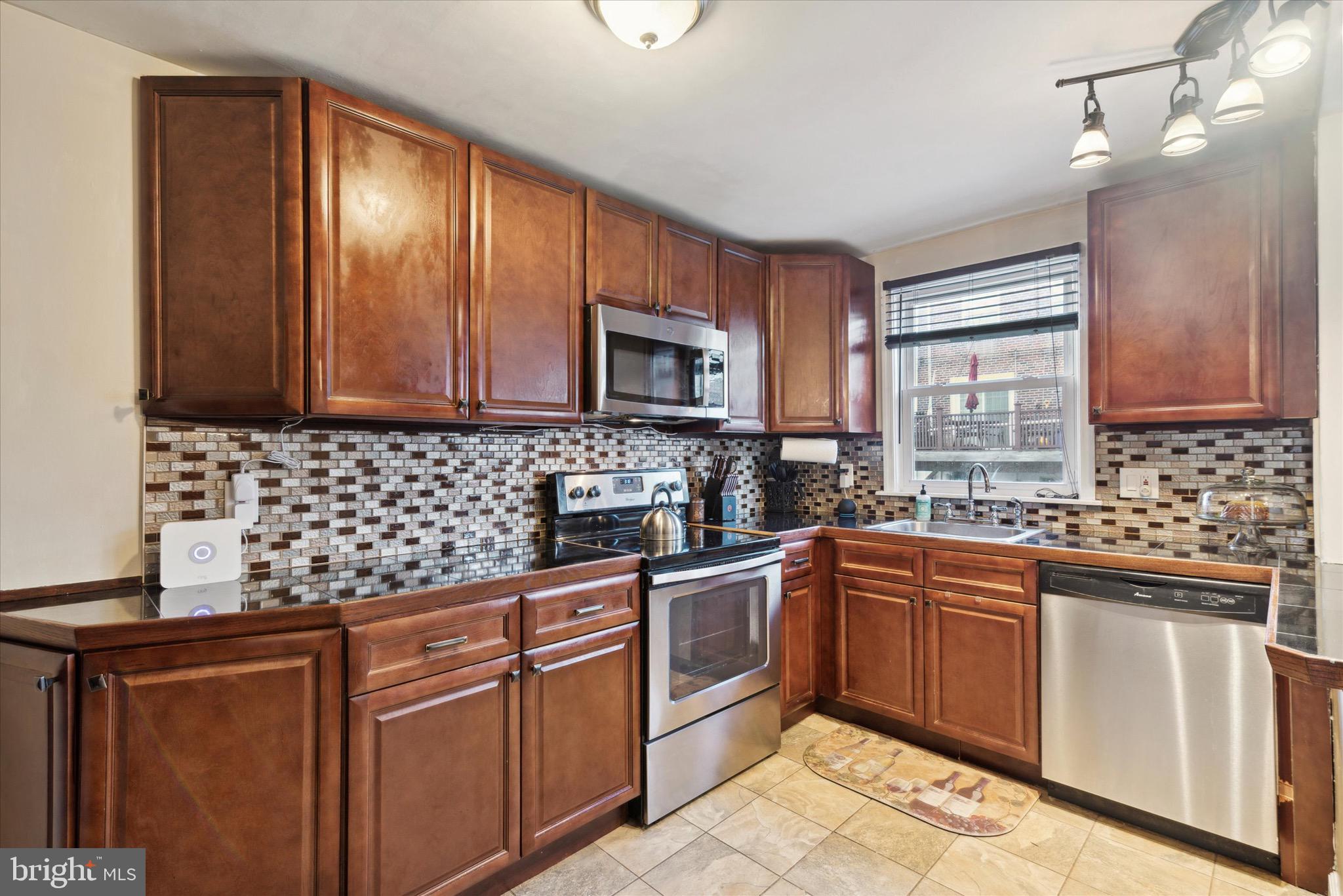 7451 Ruskin Road Philadelphia, PA 19151 - Photo 7 of 20 Kitchen