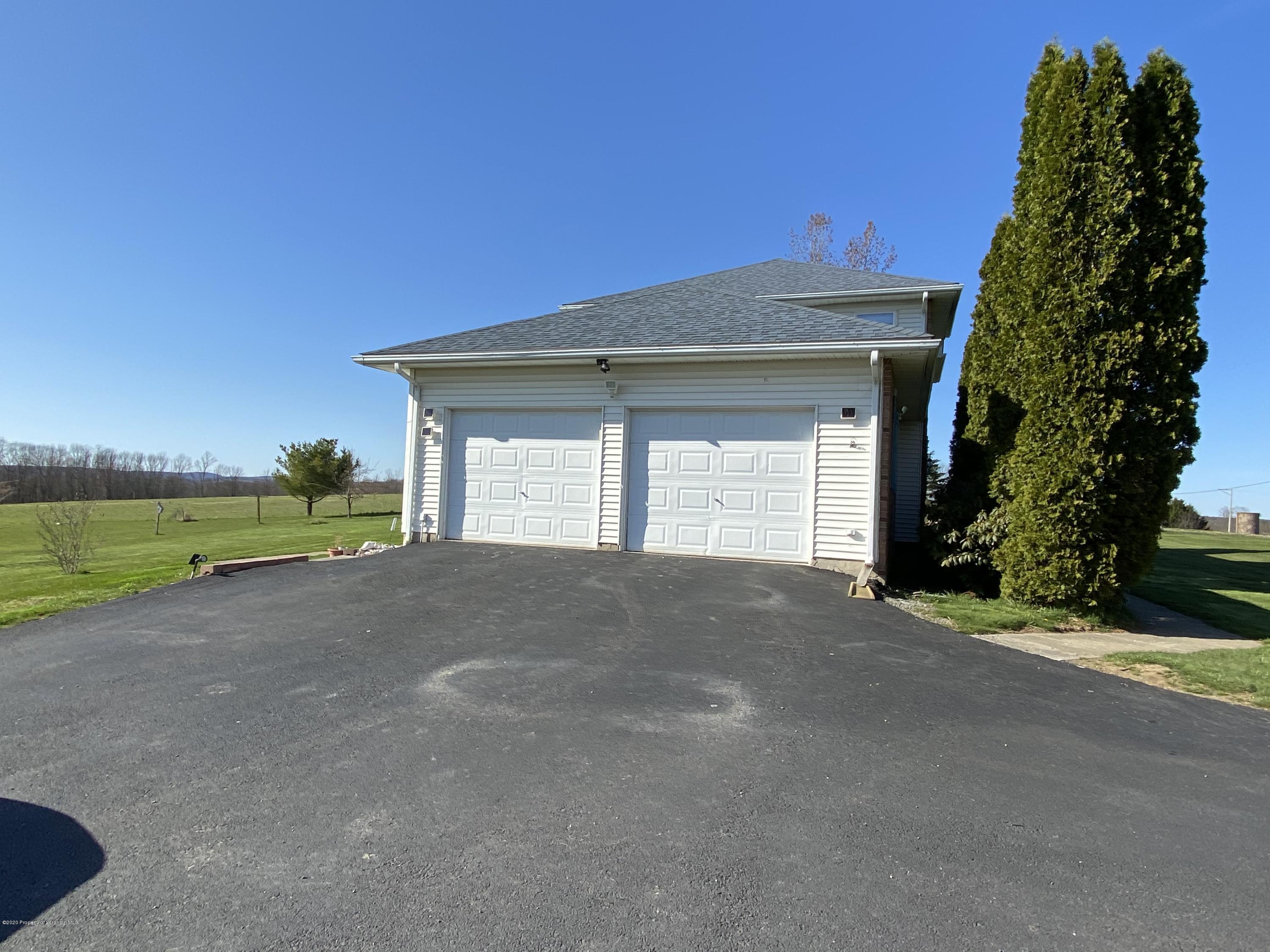 875 Station Hill Road Nicholson, PA 18446 - Photo 8 of 29 Gallery Image 8