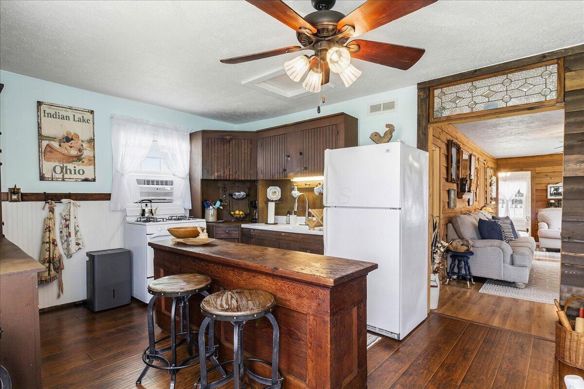11153 Tecumseh Path Lakeview, OH 43331 - Photo 15 of 54