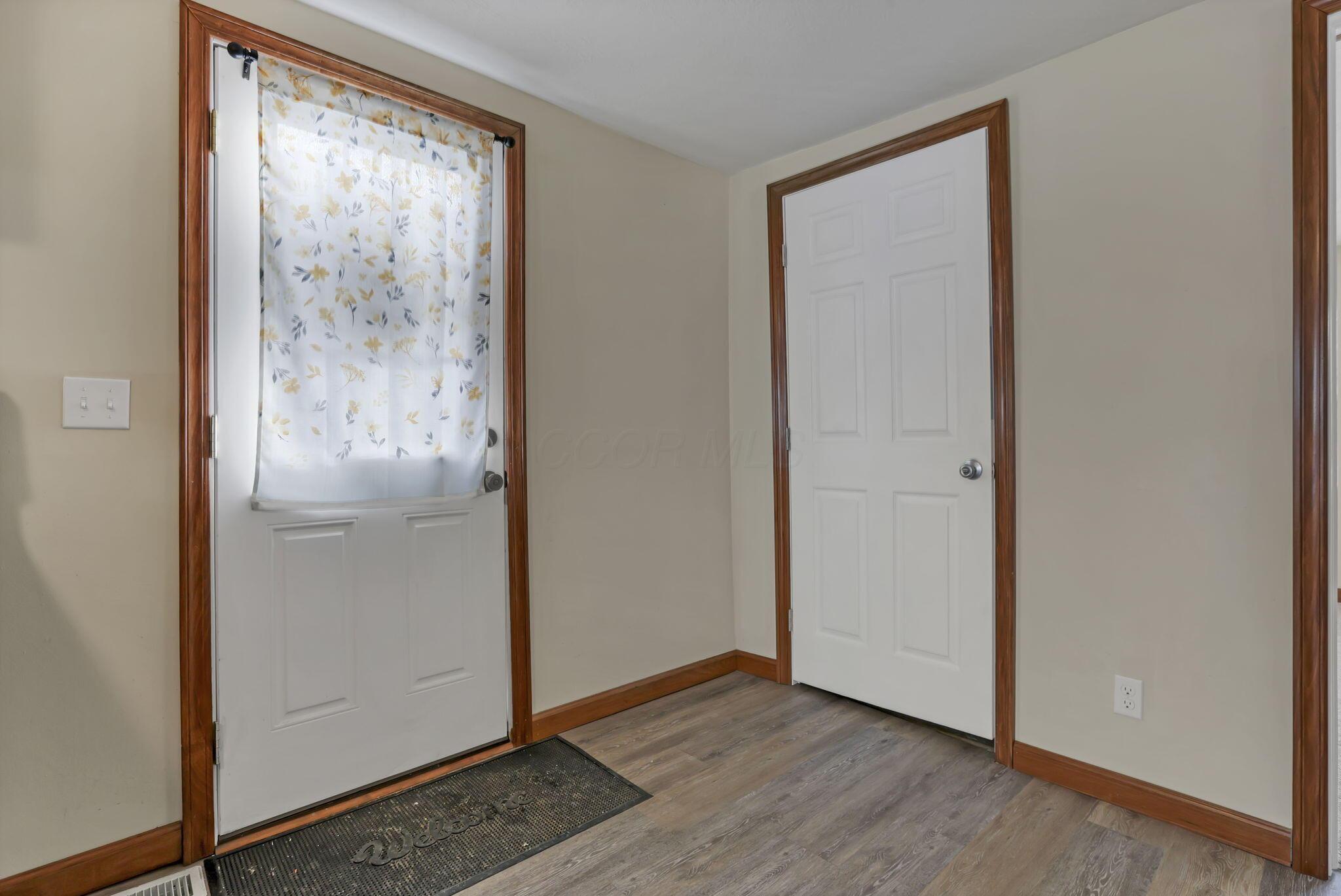 308 West High Street Amanda, OH 43102 - Photo 9 of 46 Entrance