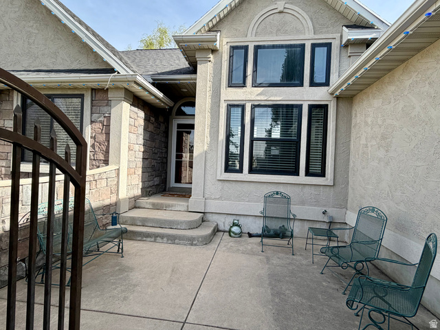 202 375 West Providence, UT 84332 - Photo 4 of 61 Private courtyard provides stylish entry to home