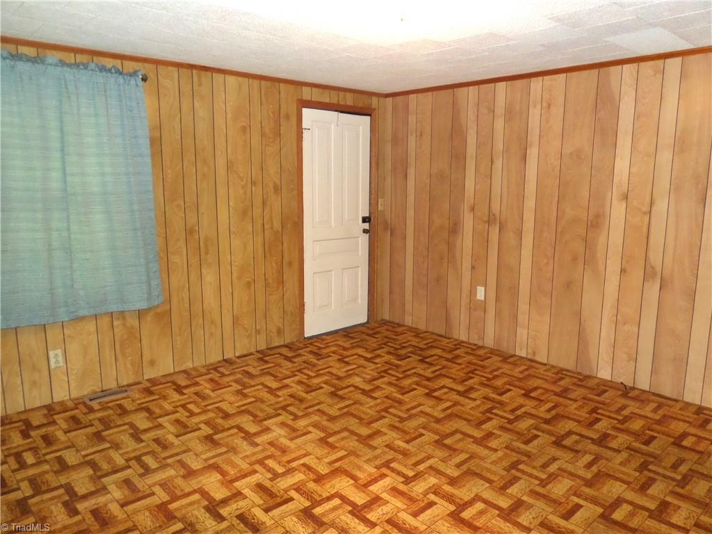 1220 Lake Drive 9 Lexington, NC 27292 - Photo 17 of 21