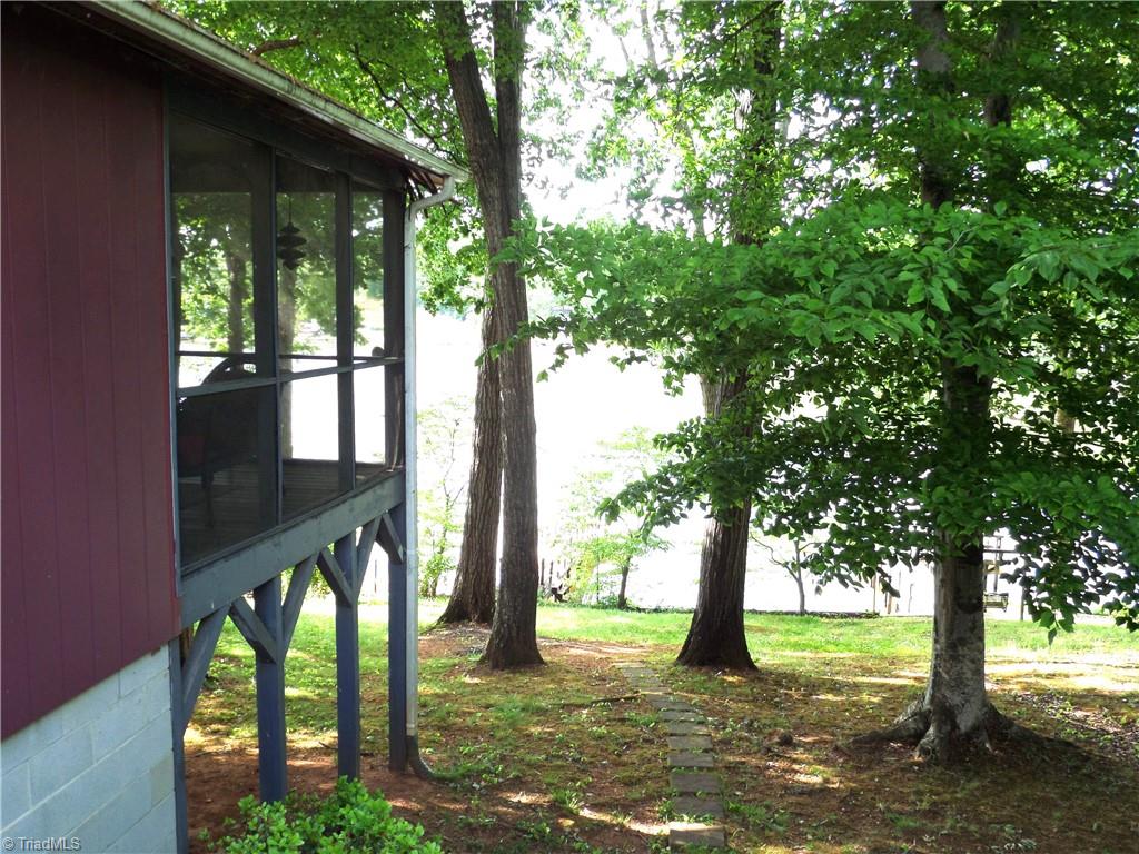 1220 Lake Drive 9 Lexington, NC 27292 - Photo 4 of 21
