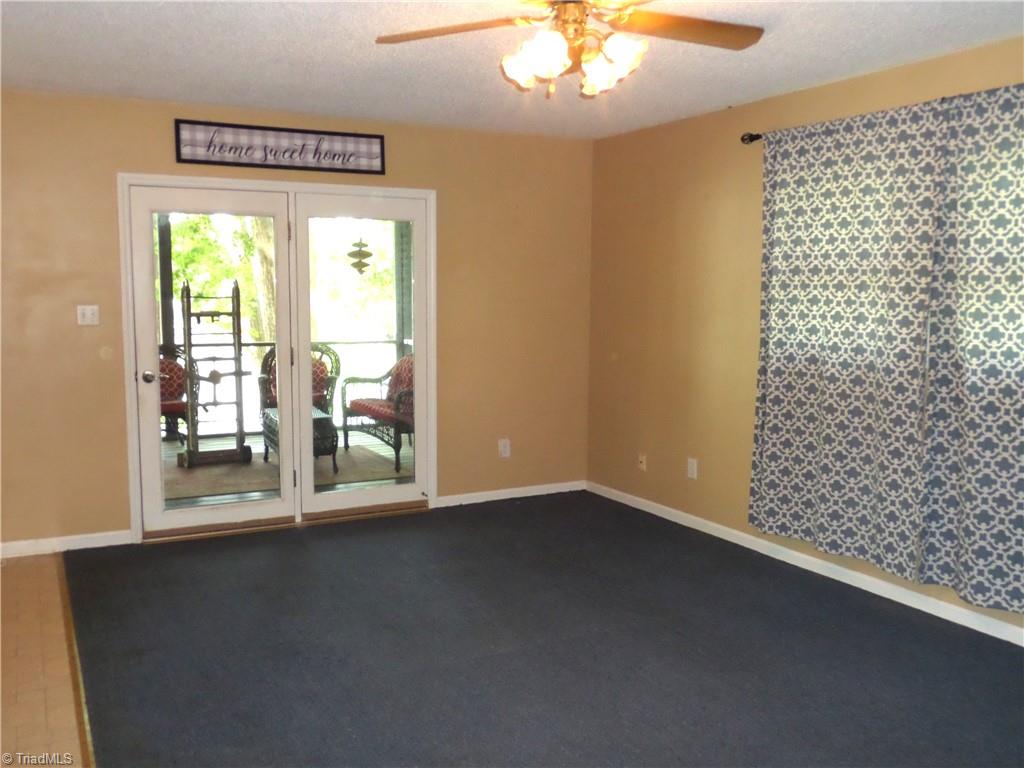 1220 Lake Drive 9 Lexington, NC 27292 - Photo 5 of 21