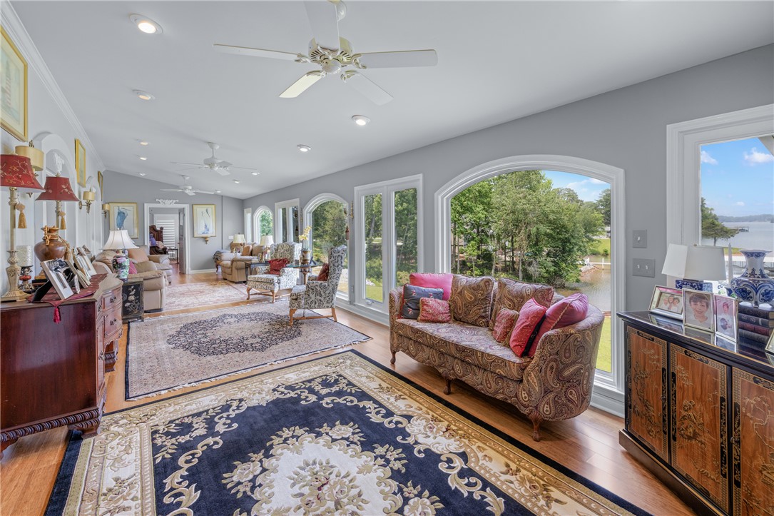 408 Northampton Road Seneca, SC 29672 - Photo 13 of 49