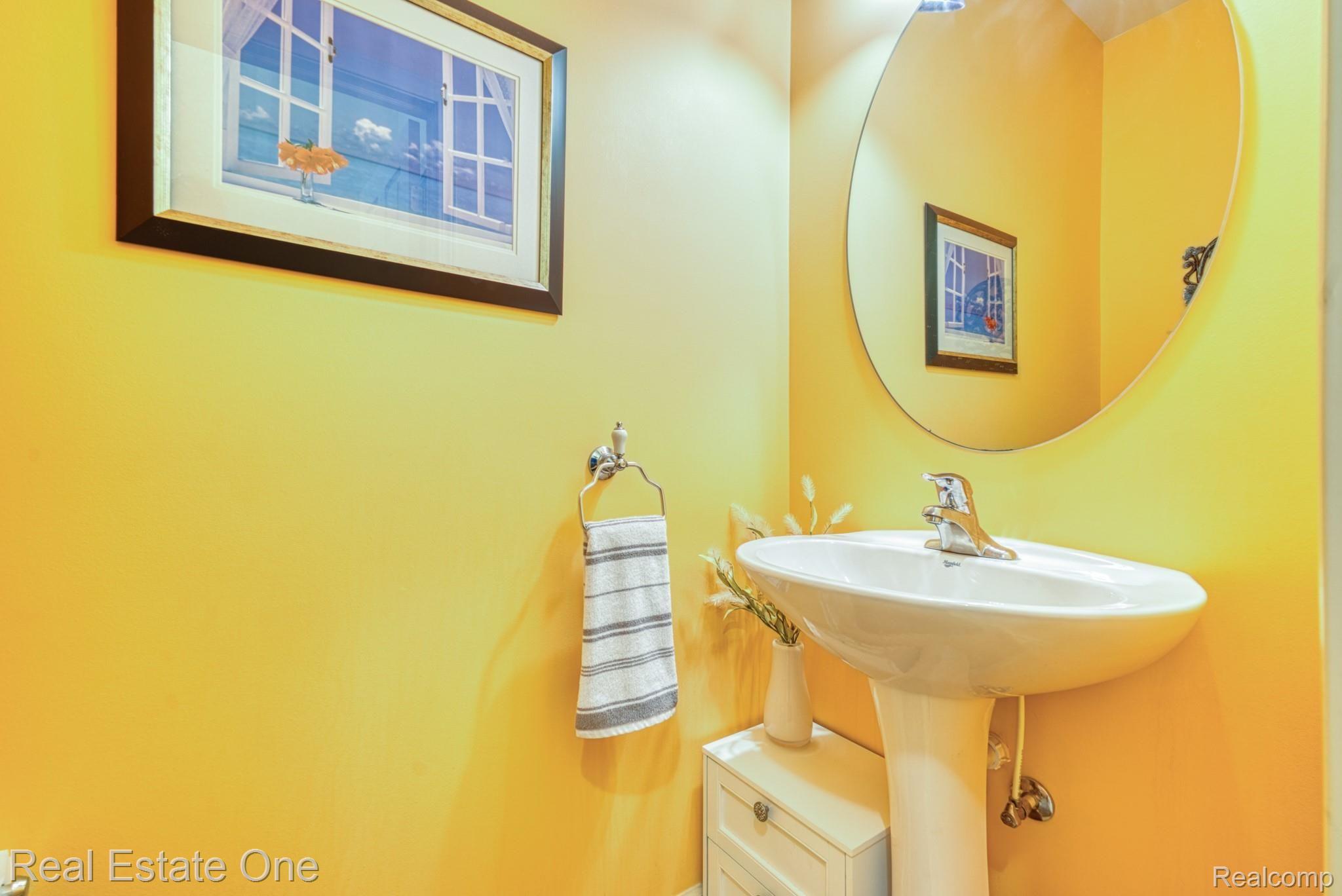 3370 Everett Drive Rochester, MI 48307 - Photo 5 of 36 DSC02424.jpg