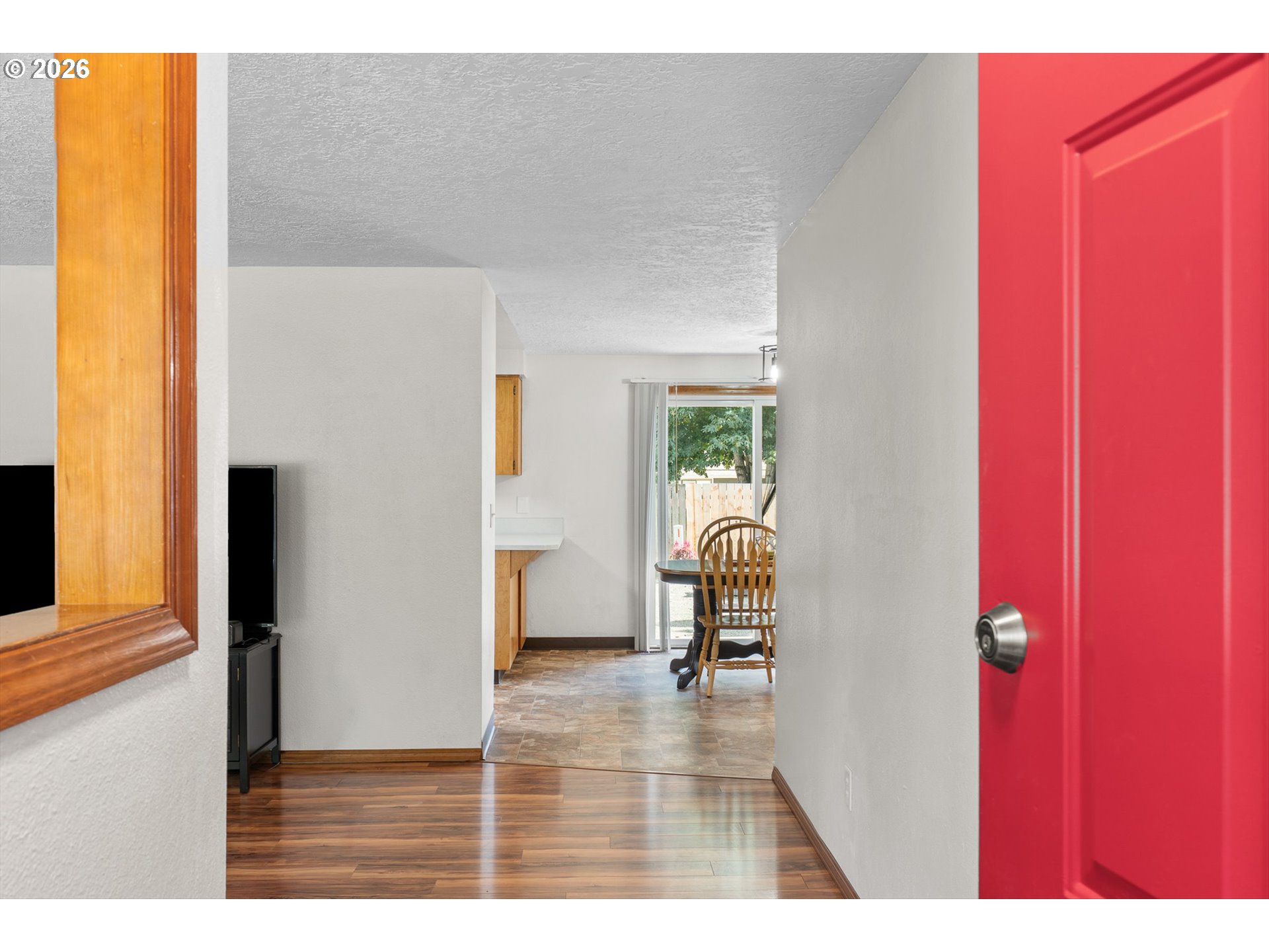 177 South Heather Street Cornelius, OR 97113 - Photo 3 of 33 Entrance/Foyer