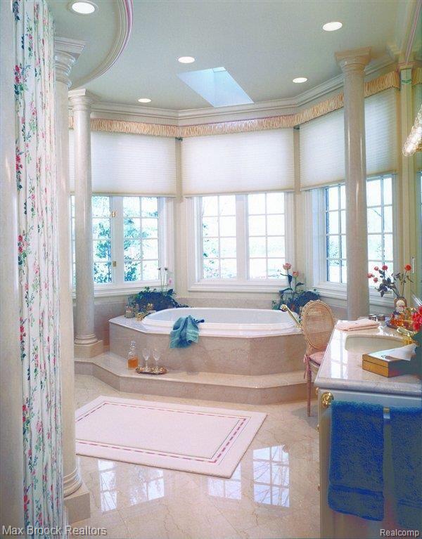 36 Hidden Ridge Bloomfield Hills, MI 48304 - Photo 8 of 17 Master Bath.jpg