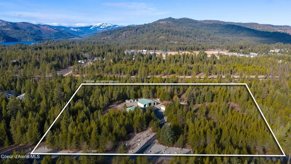 $1,190,000 | 31083 North Spitfire Street, Spirit Lake, ID 83869