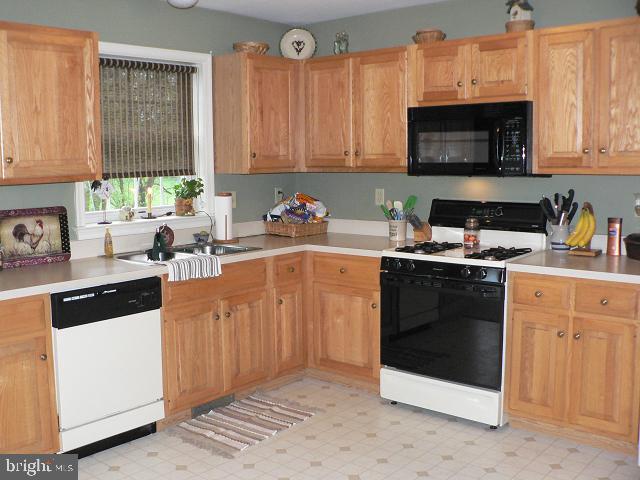 340 North New Street Lititz, PA 17543 - Photo 4 of 12 Gallery Image 4