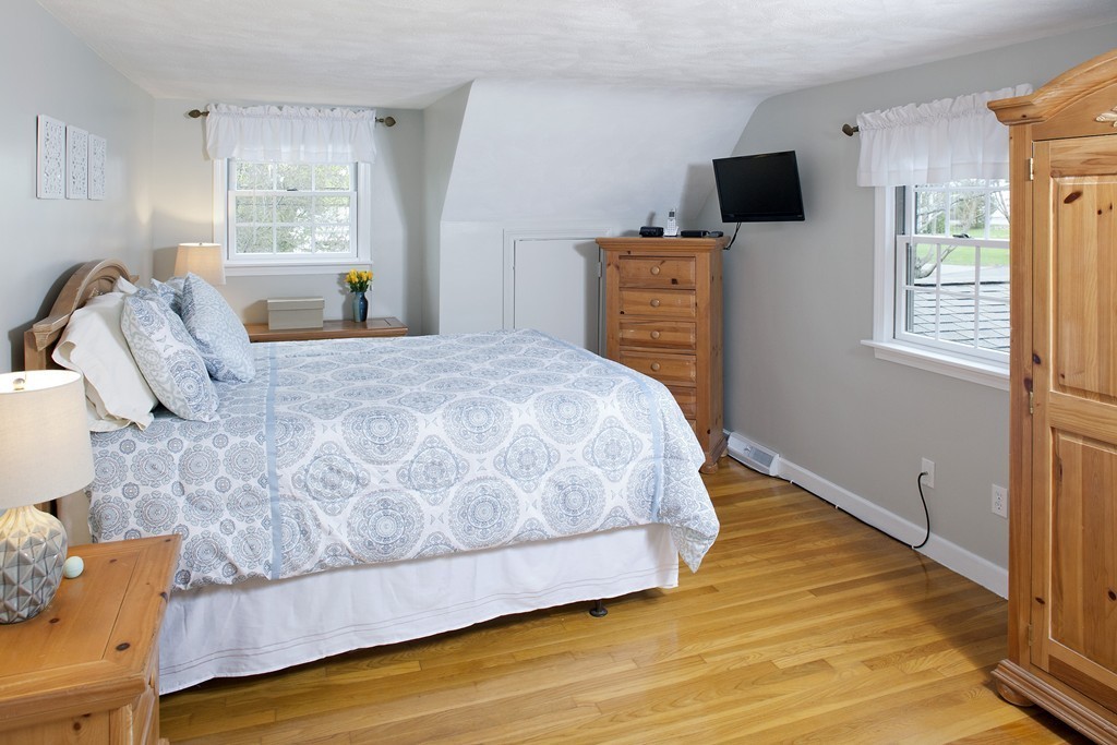 30 Woodlock Road Hingham, MA 02043 - Photo 8 of 17 Gallery Image 8
