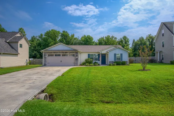 $1,850 | 155 Bridgeport Drive, Sneads Ferry, NC 28460