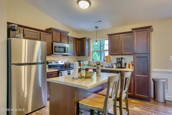 $1,850 | 155 Bridgeport Drive, Sneads Ferry, NC 28460