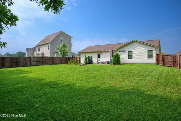 $1,850 | 155 Bridgeport Drive, Sneads Ferry, NC 28460