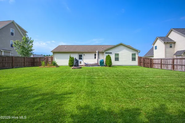 $1,850 | 155 Bridgeport Drive, Sneads Ferry, NC 28460