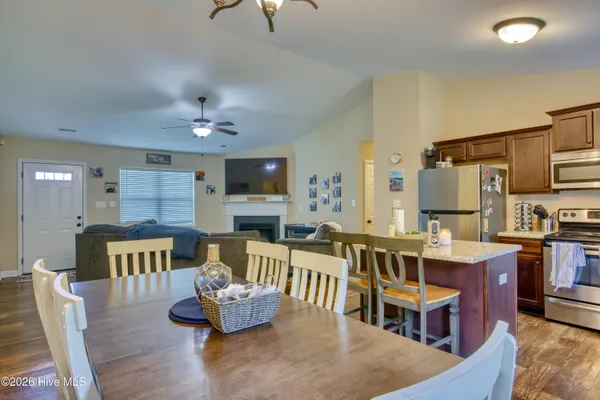 $1,850 | 155 Bridgeport Drive, Sneads Ferry, NC 28460