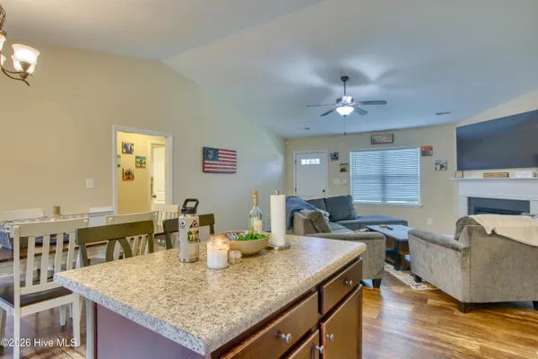 $1,850 | 155 Bridgeport Drive, Sneads Ferry, NC 28460