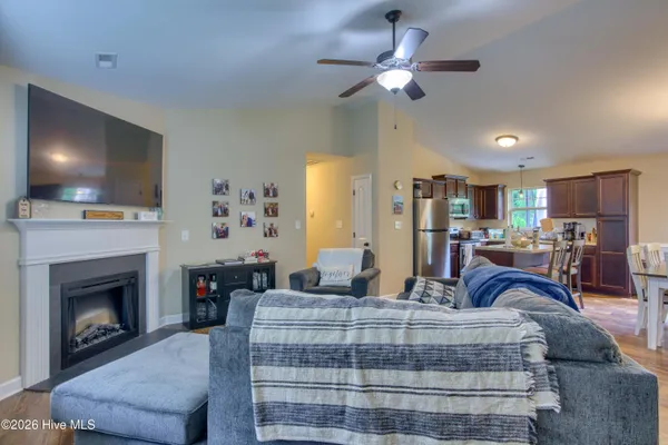 $1,850 | 155 Bridgeport Drive, Sneads Ferry, NC 28460