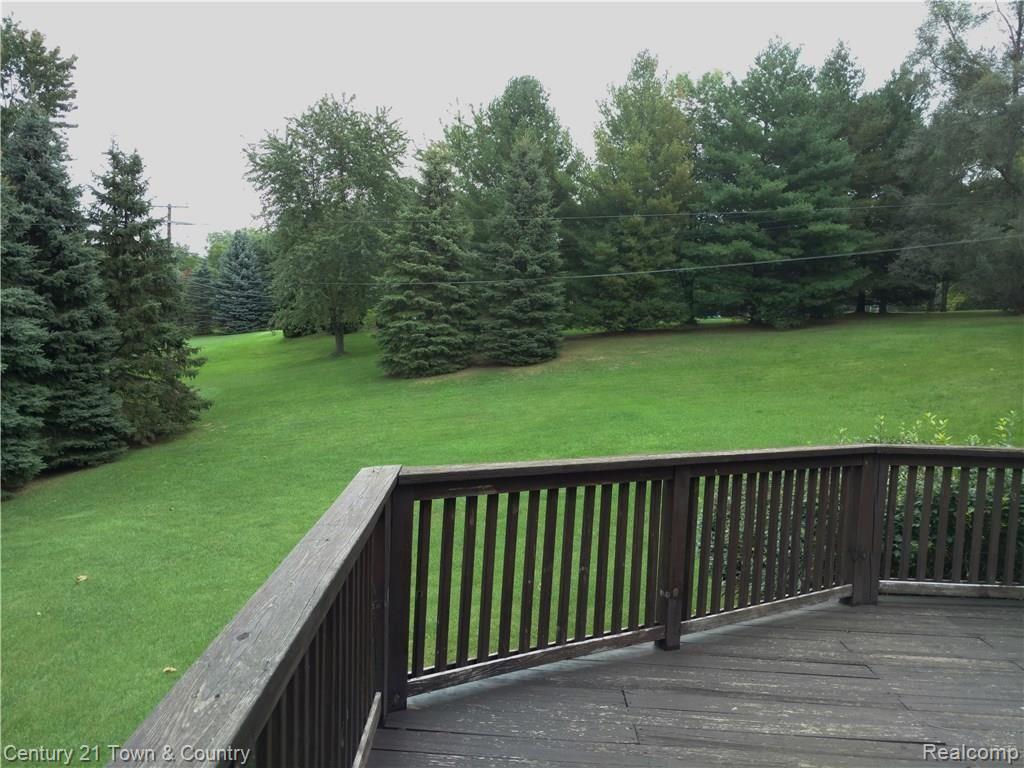 217 Whims Court Rochester, MI 48306 - Photo 25 of 27 IMG_20161003_120559938.jpg