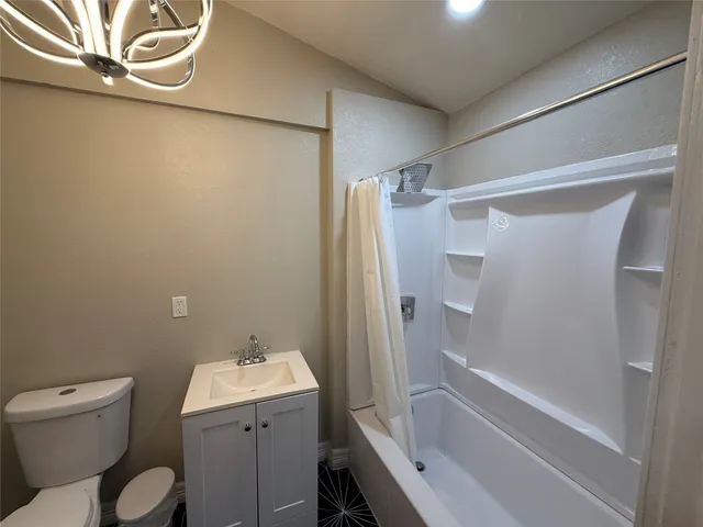 $1,000 | 3310 Vega, Houston, TX 77088