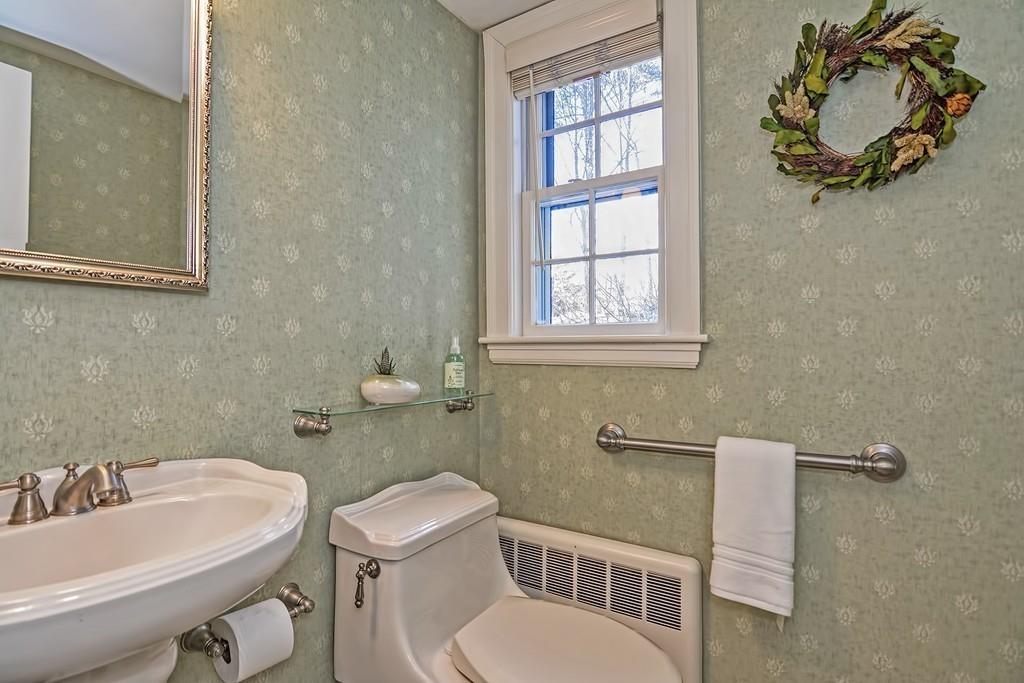 112 Bristol Road Wellesley, MA 02481 - Photo 13 of 30 Gallery Image 13