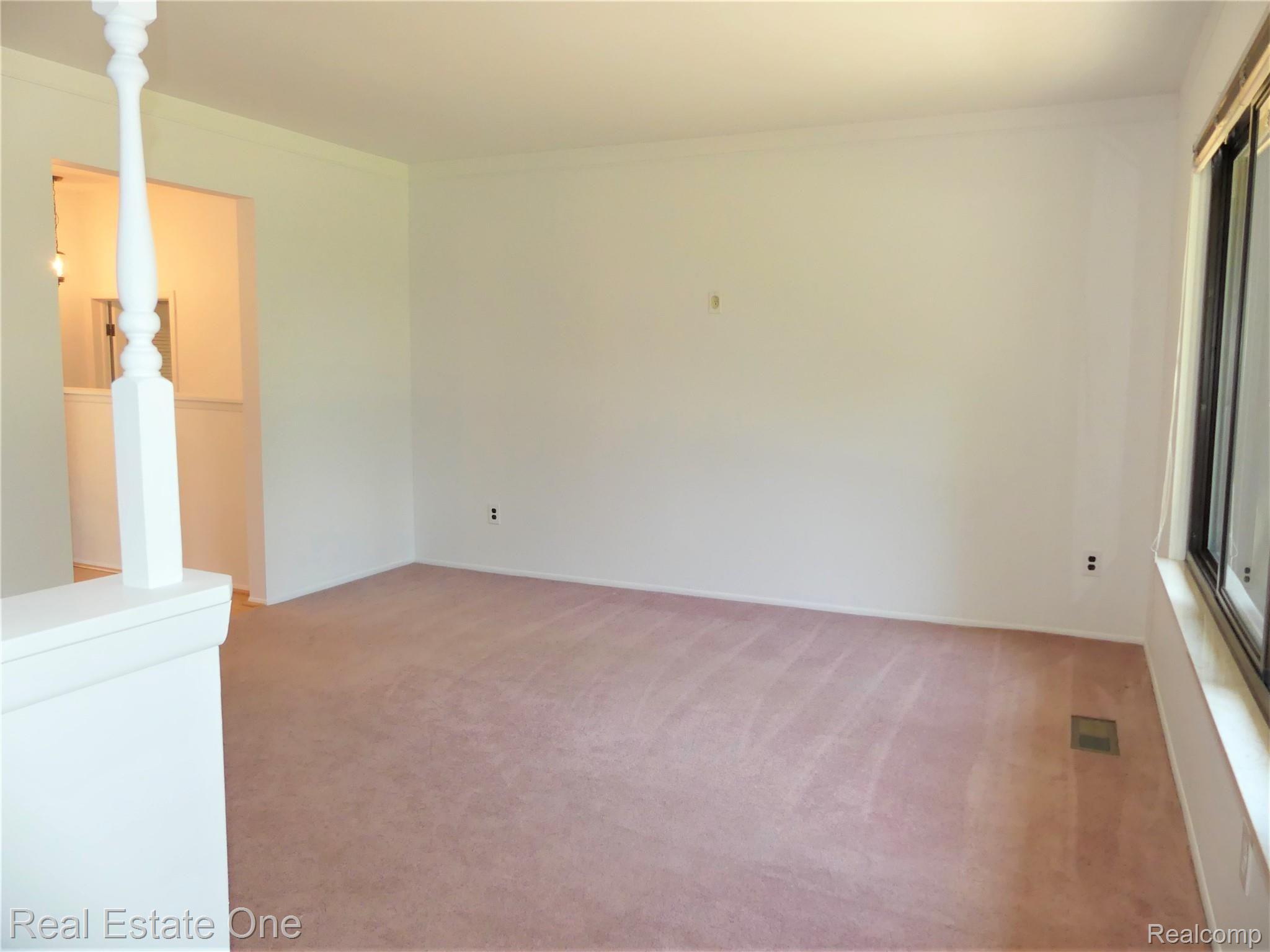 27774 Johnson Road Grosse Ile, MI 48138 - Photo 23 of 32 P1010807.JPG