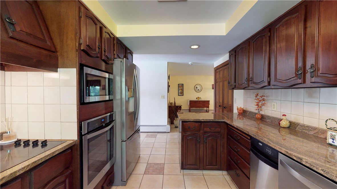 185 Harris Road Smithfield, RI 02917 - Photo 14 of 40 Gallery Image 14