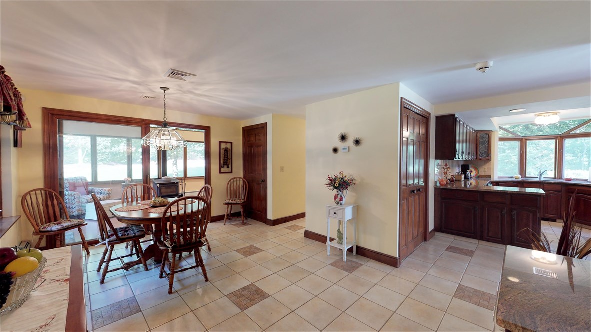185 Harris Road Smithfield, RI 02917 - Photo 18 of 40 Gallery Image 18