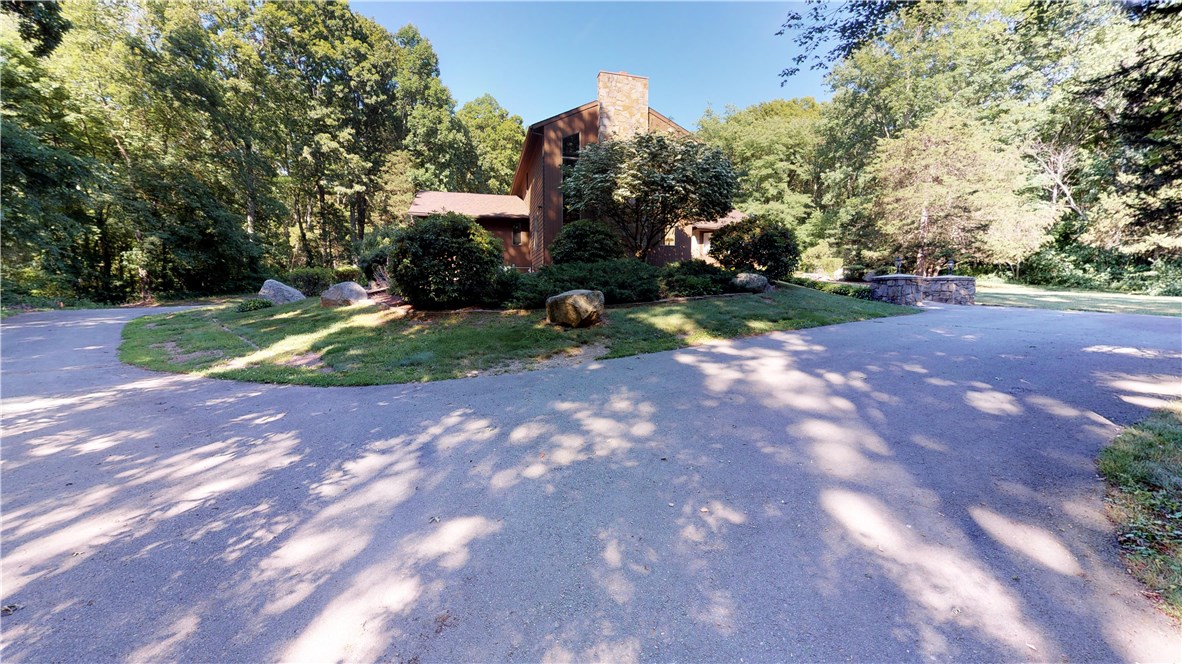 185 Harris Road Smithfield, RI 02917 - Photo 3 of 40 Gallery Image 3